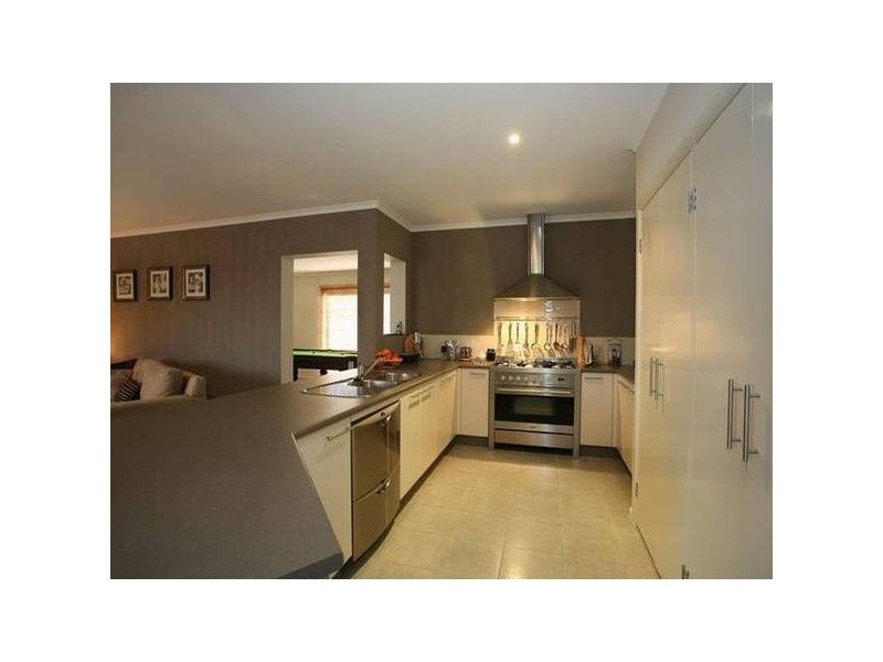 18 Meg Way, Berwick VIC 3806