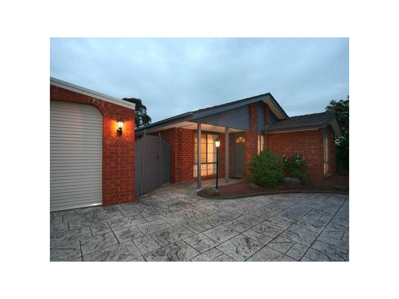 32 Insignia Crescent, Berwick VIC 3806