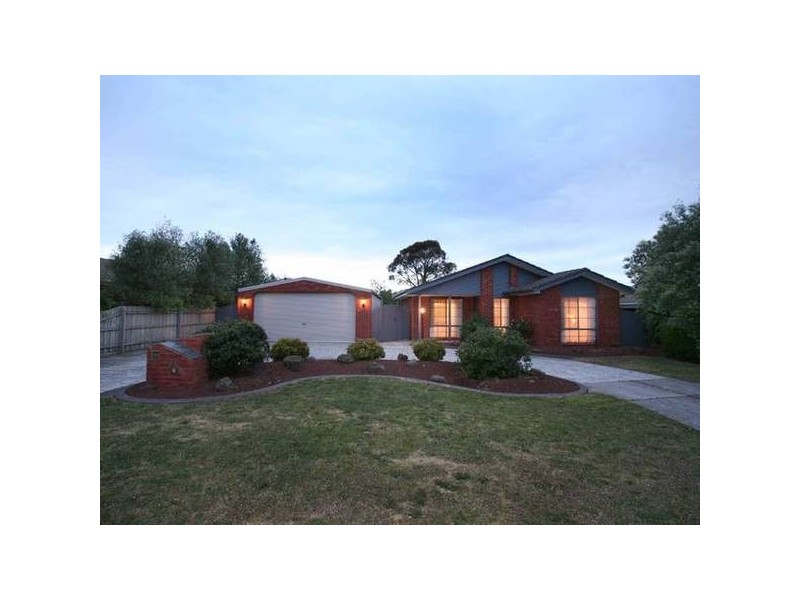 32 Insignia Crescent, Berwick VIC 3806