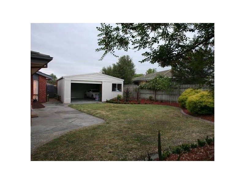 32 Insignia Crescent, Berwick VIC 3806