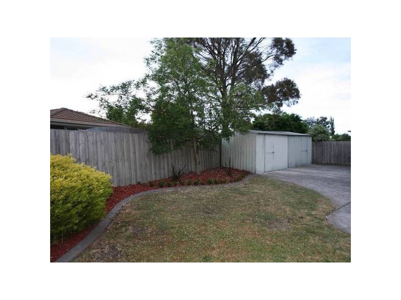 32 Insignia Crescent, Berwick VIC 3806