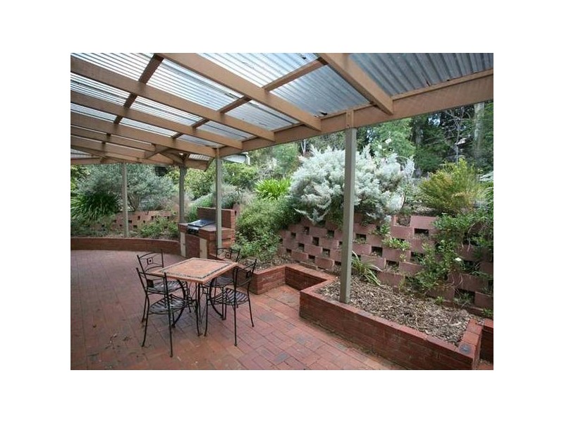 15 Bournevale Drive, Berwick VIC 3806