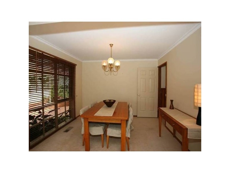 15 Bournevale Drive, Berwick VIC 3806