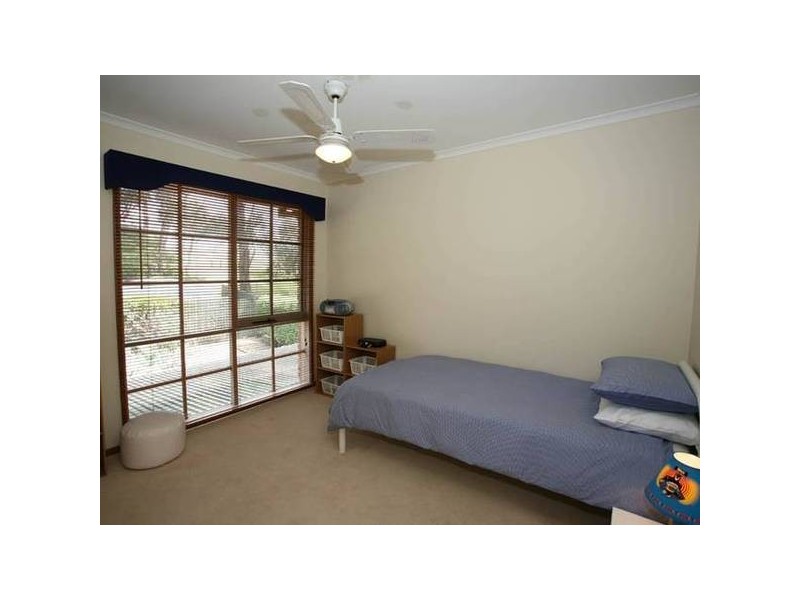 15 Bournevale Drive, Berwick VIC 3806