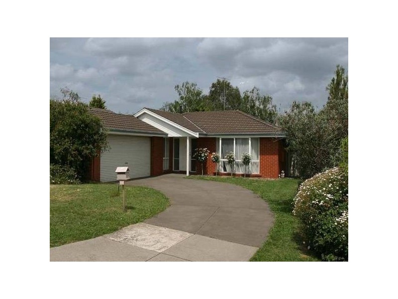 44 Yaldara Drive, Berwick VIC 3806