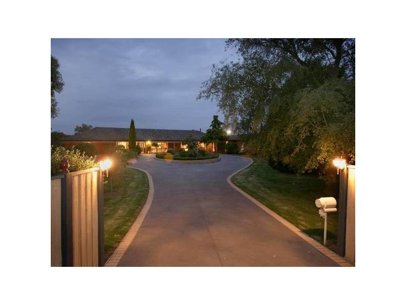 90 Twyford Road, Clyde VIC 3978