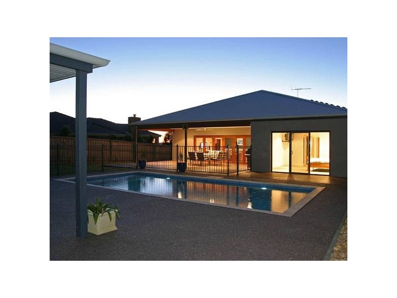 14 Whitaker Place, Beaconsfield VIC 3807