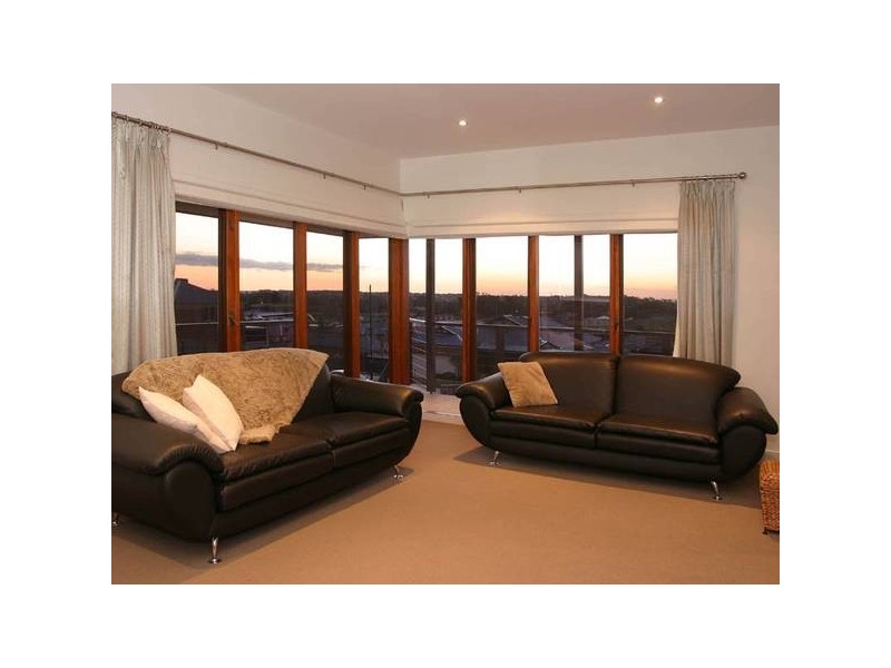 14 Whitaker Place, Beaconsfield VIC 3807