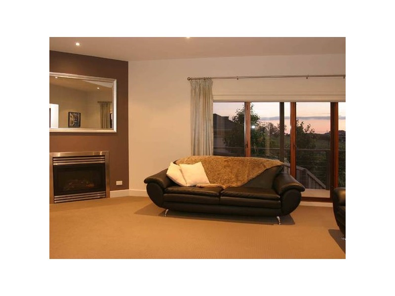 14 Whitaker Place, Beaconsfield VIC 3807