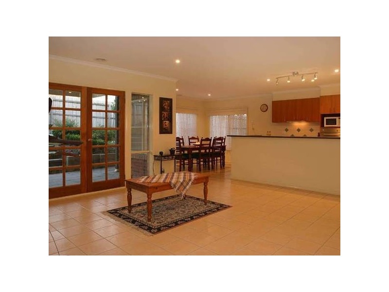 24 Carlisle Drive, Beaconsfield VIC 3807