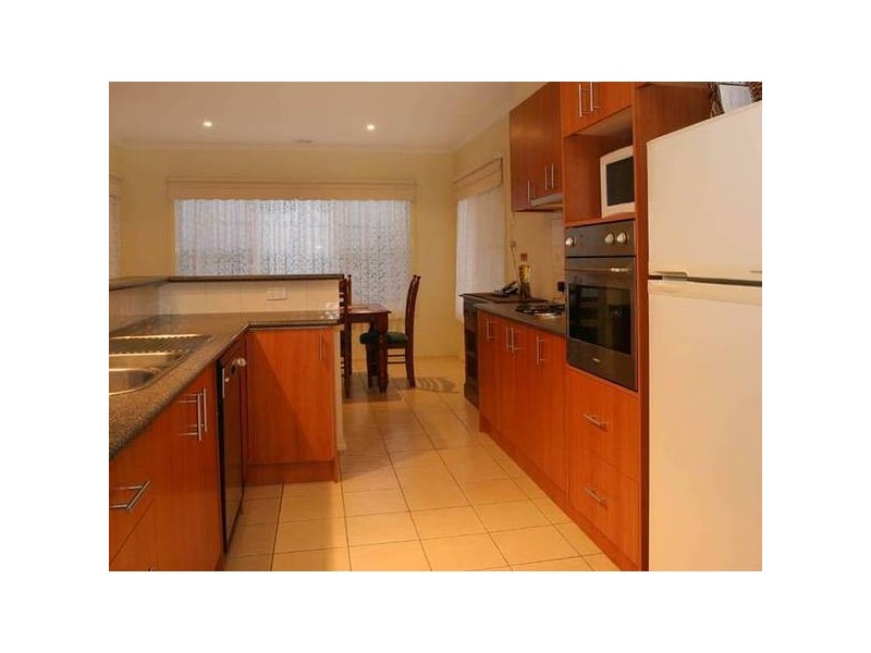 24 Carlisle Drive, Beaconsfield VIC 3807