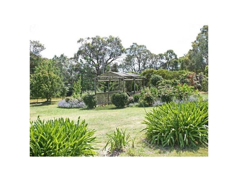 33 Sugarloaf Road, Beaconsfield Upper VIC 3808