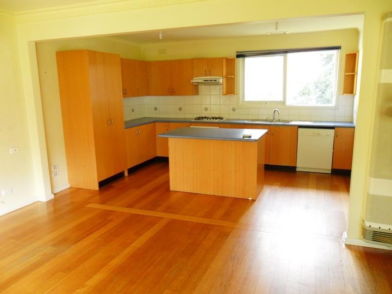 75 Lyall Road, Berwick VIC 3806