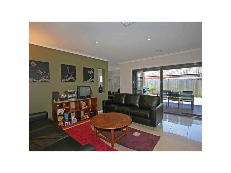 9 Eva Florence Way, Narre Warren South VIC 3805