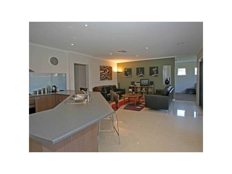 9 Eva Florence Way, Narre Warren South VIC 3805