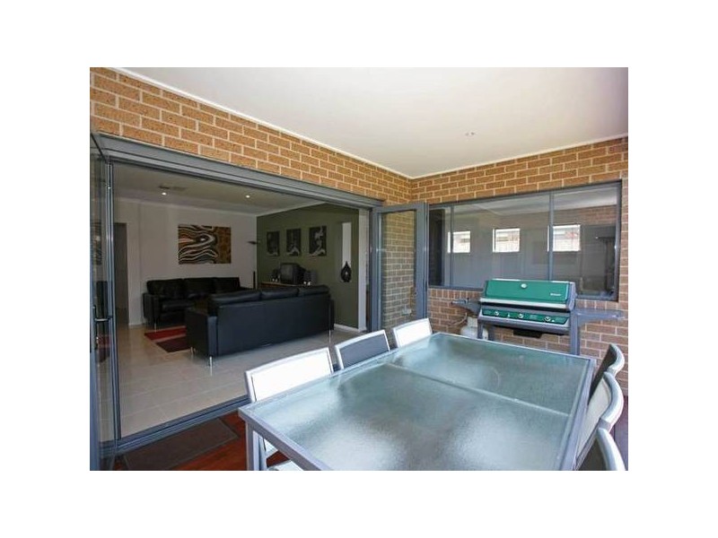 9 Eva Florence Way, Narre Warren South VIC 3805