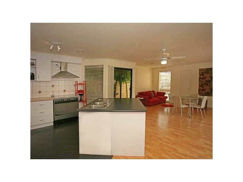 8 Wilona Way, Berwick VIC 3806