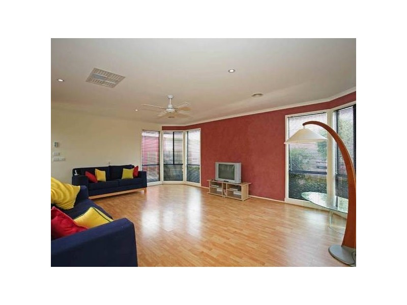 8 Wilona Way, Berwick VIC 3806