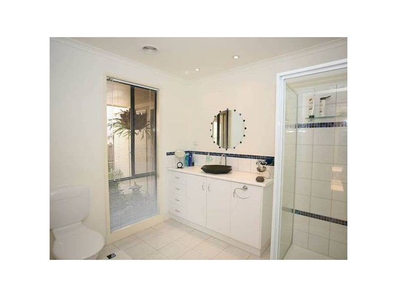 8 Wilona Way, Berwick VIC 3806