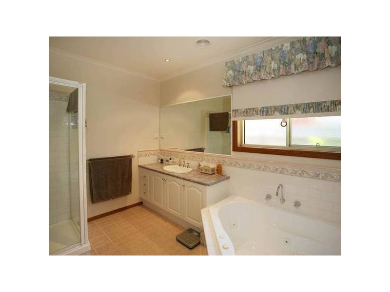 28 Sanctuary Way, Beaconsfield VIC 3807