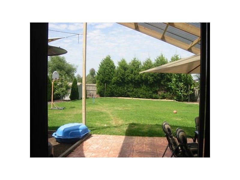 2 Montgomery Court, Narre Warren South VIC 3805