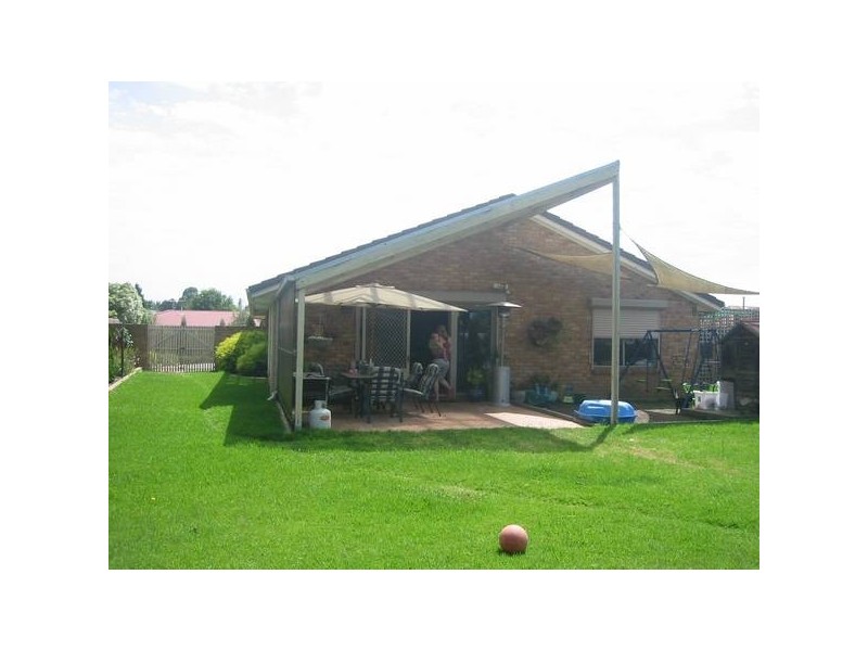 2 Montgomery Court, Narre Warren South VIC 3805