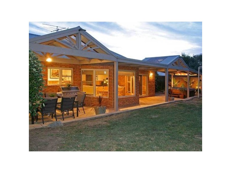 5 Maralee Court, Berwick VIC 3806