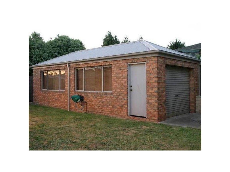 5 Maralee Court, Berwick VIC 3806