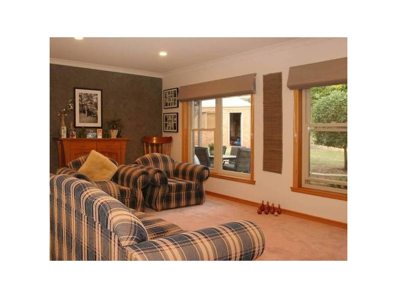 5 Maralee Court, Berwick VIC 3806