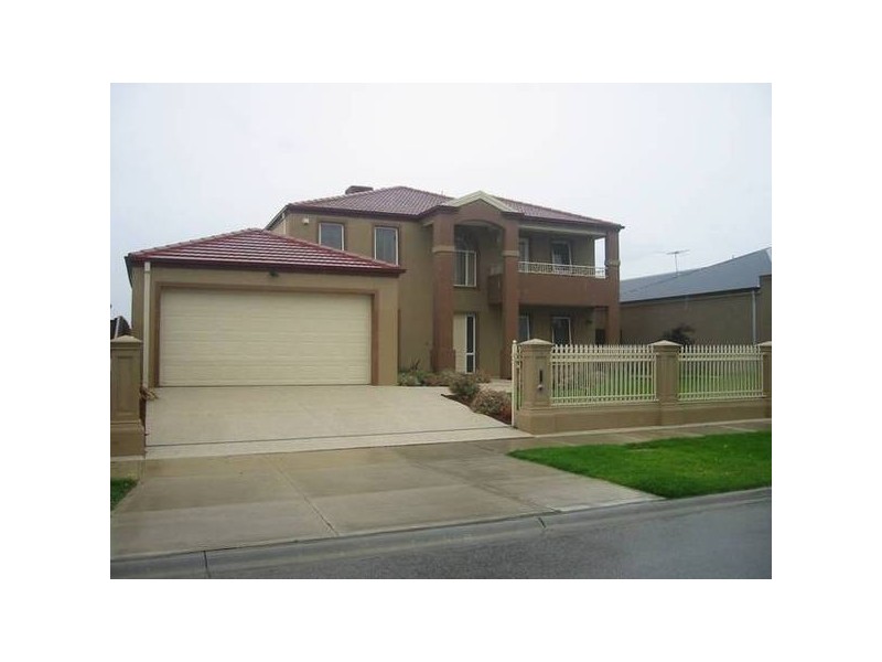 9 Packard Street, Berwick VIC 3806