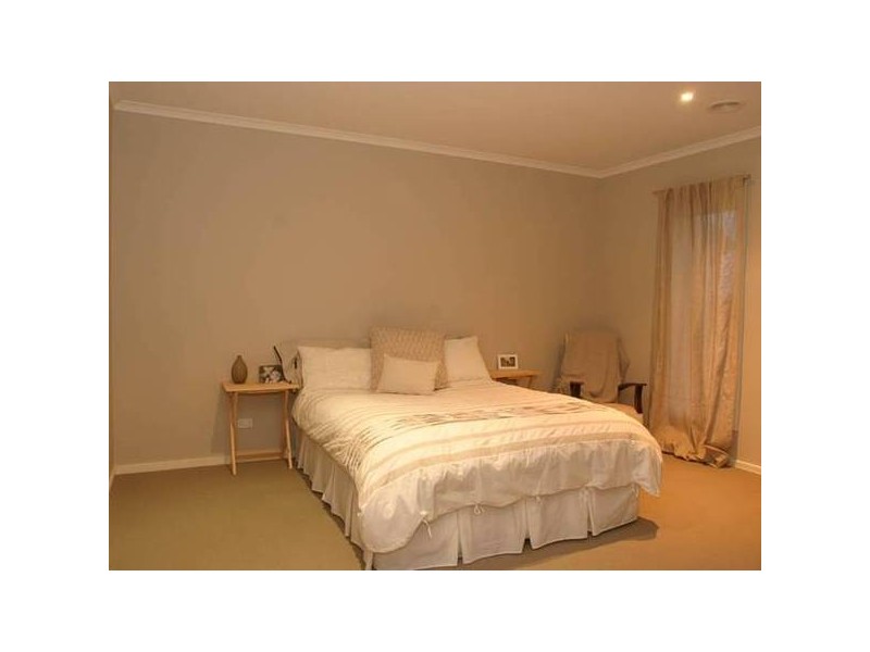 80 Skyline Way, Berwick VIC 3806