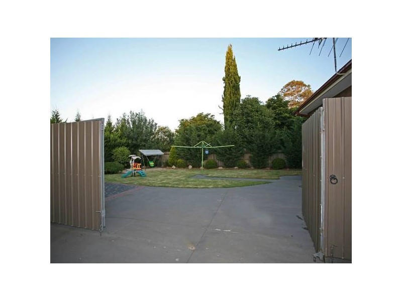 10 Hair Court, Beaconsfield VIC 3807