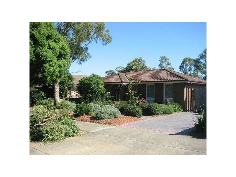 15 Ravensthorpe Crescent, Narre Warren VIC 3805