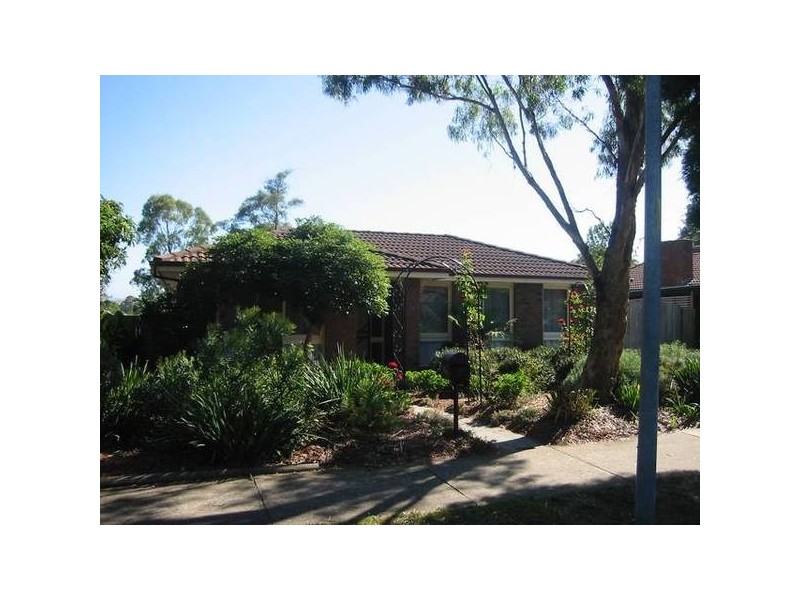 15 Ravensthorpe Crescent, Narre Warren VIC 3805