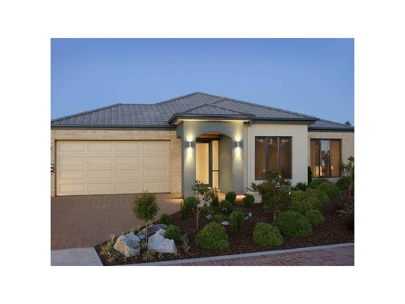 13 Sunhill Way, Berwick VIC 3806