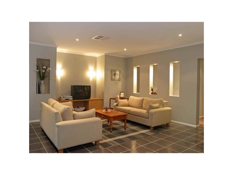 13 Sunhill Way, Berwick VIC 3806