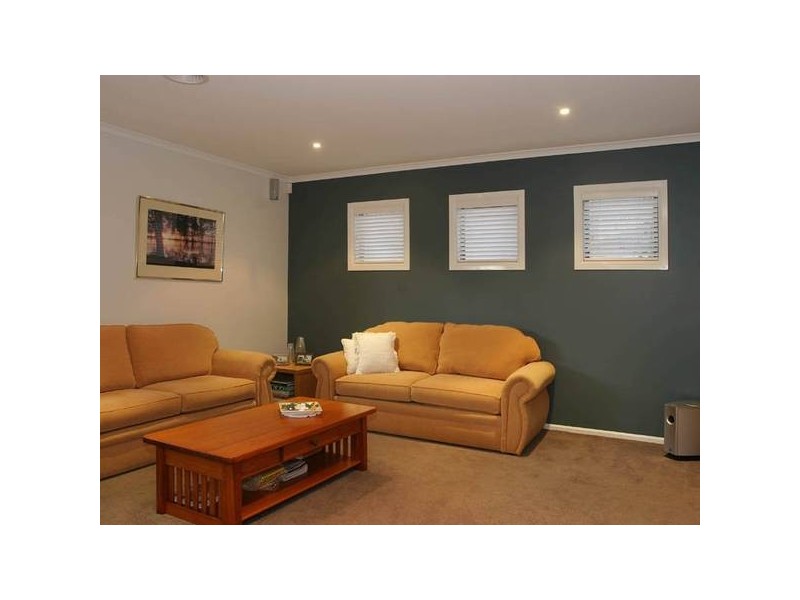 13 Sunhill Way, Berwick VIC 3806