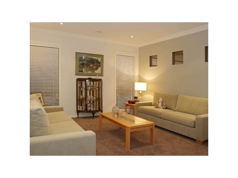 13 Sunhill Way, Berwick VIC 3806