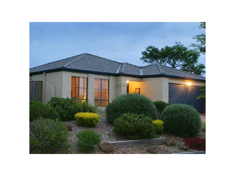 11 Edgbaston Circuit, Berwick VIC 3806