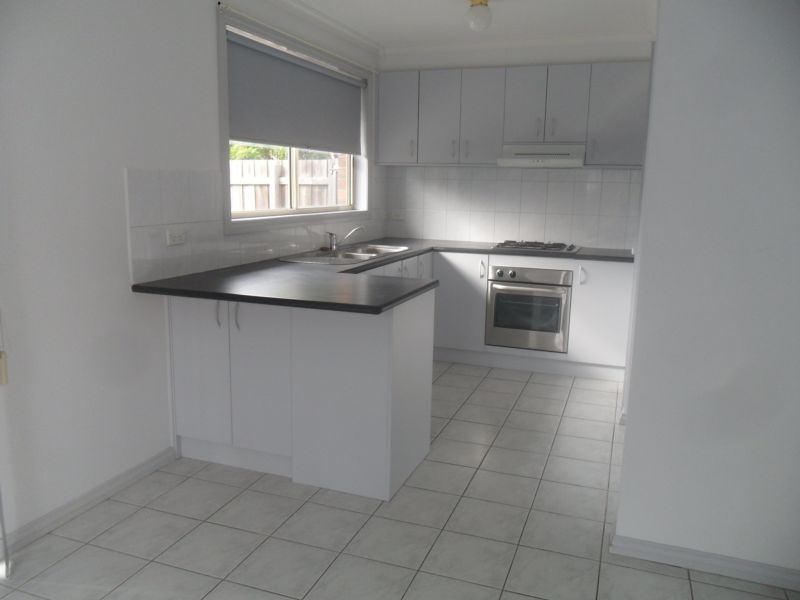 15 Sanctuary Rise, Narre Warren VIC 3805