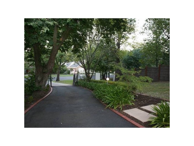 44 Peel Street, Berwick VIC 3806