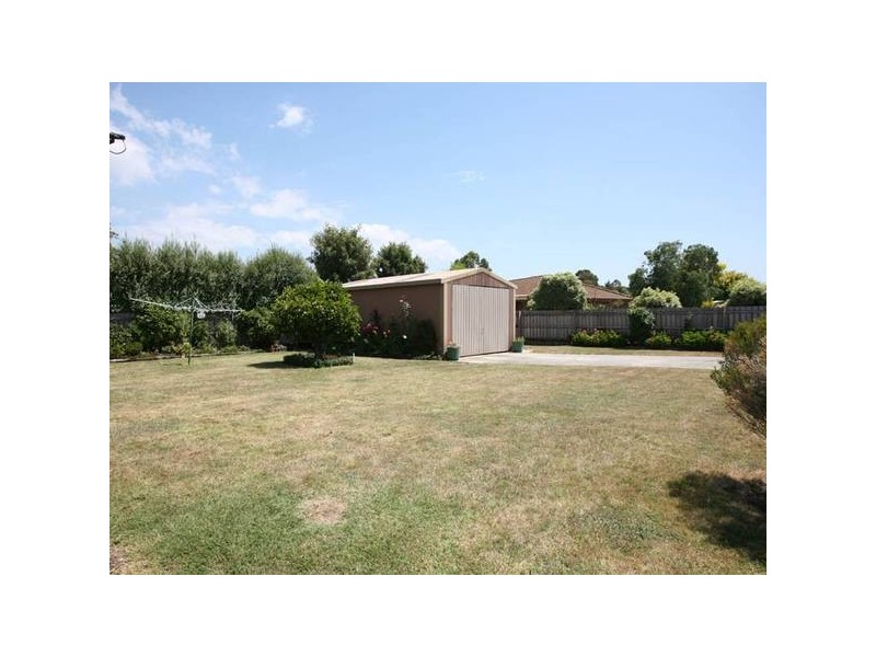 23 Collins Crescent, Berwick VIC 3806