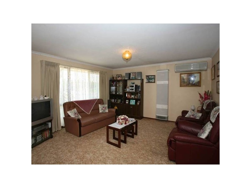 23 Collins Crescent, Berwick VIC 3806