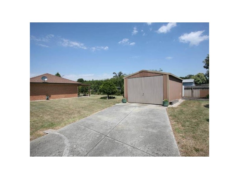 23 Collins Crescent, Berwick VIC 3806