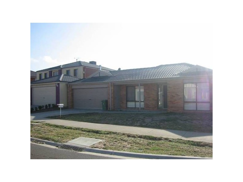 8 Blake Street, Berwick VIC 3806