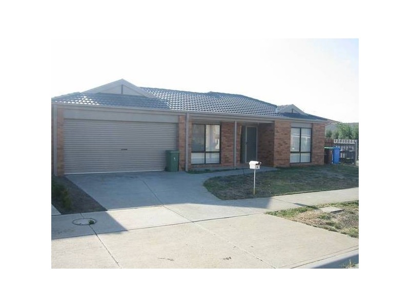 8 Blake Street, Berwick VIC 3806