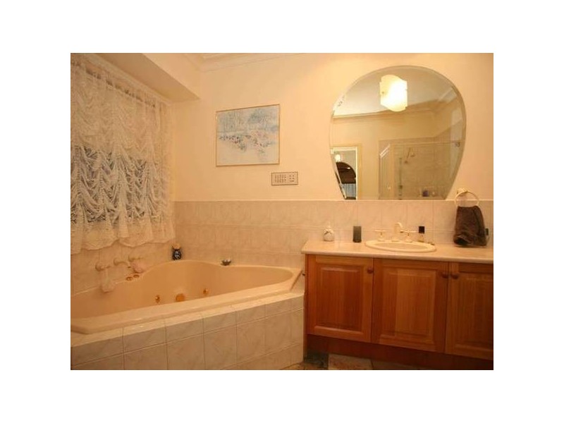 28 John Joseph Court, Narre Warren North VIC 3804