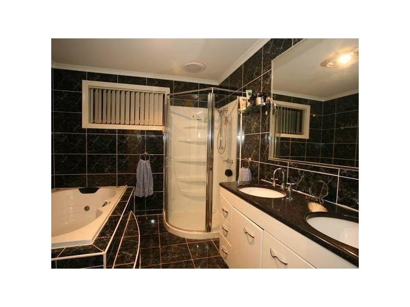 22 Telford Drive, Berwick VIC 3806