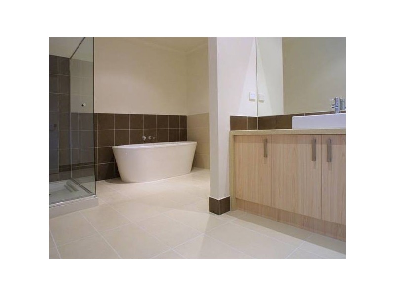 6/25 Canberra Avenue, Berwick VIC 3806