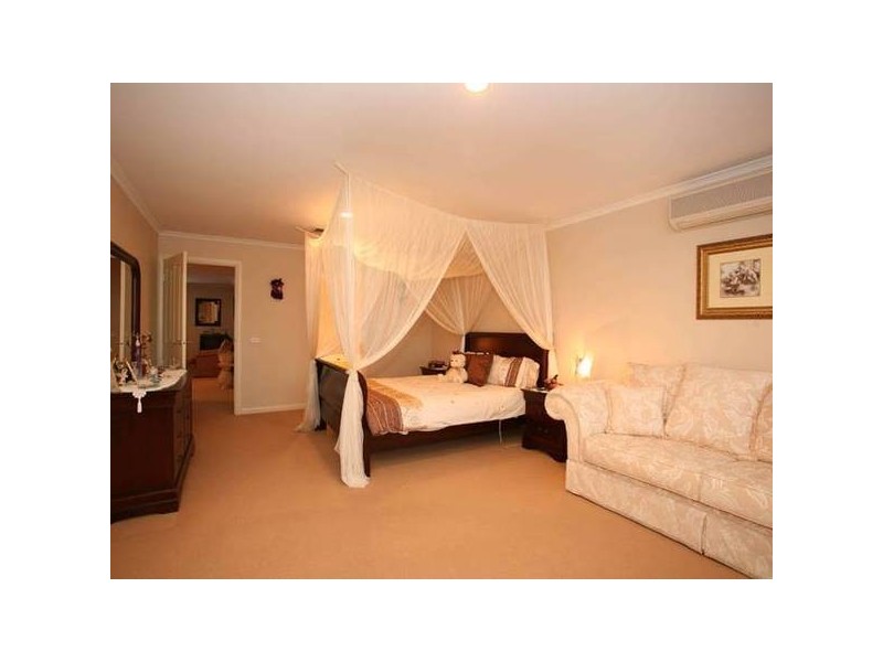 9 Parramatta Place, Berwick VIC 3806